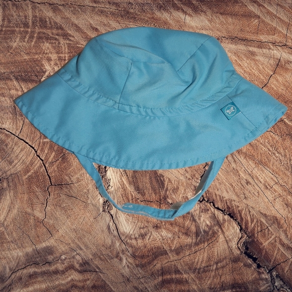 Baby bucket hat with chin strap - Picture 1 of 1